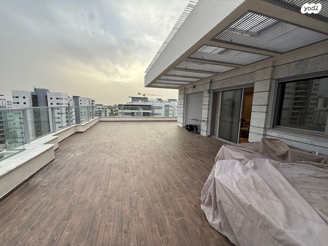 גג/ פנטהאוז, נהריה