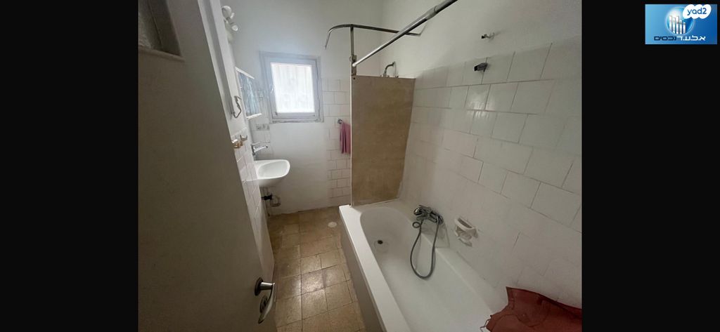 דירה, יוחנן, שכונת חשמונאים, מרכז העיר א, רמת גן