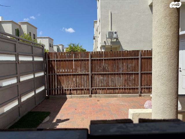 דירת גן, כפר יונה