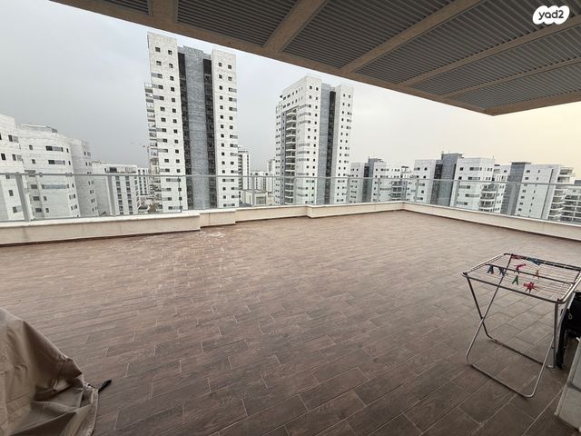 גג/ פנטהאוז, נהריה