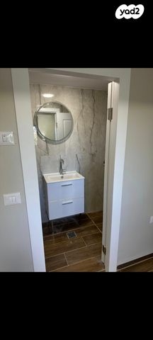 דירה, א.י. שחראי, בית וגן, ירושלים