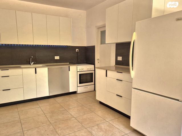 אהוד בן גרא 24