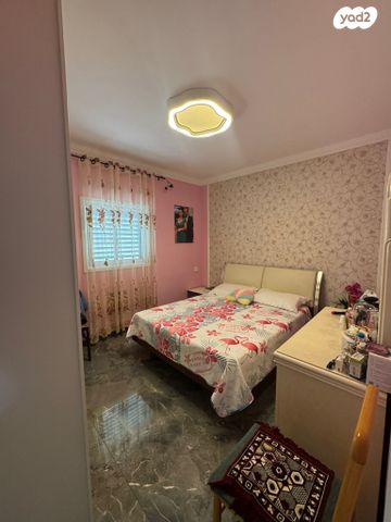 דירה, שדרות גלוסקין, ב' / צפון מערב העיר, רחובות