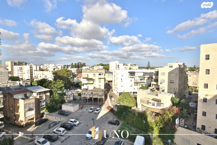 גג/ פנטהאוז, העצמאות 28, מרכז העיר, קרית אתא