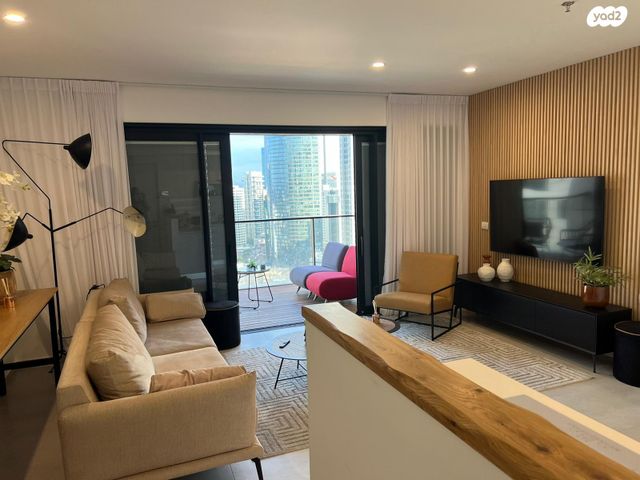 ניסים אלוני 