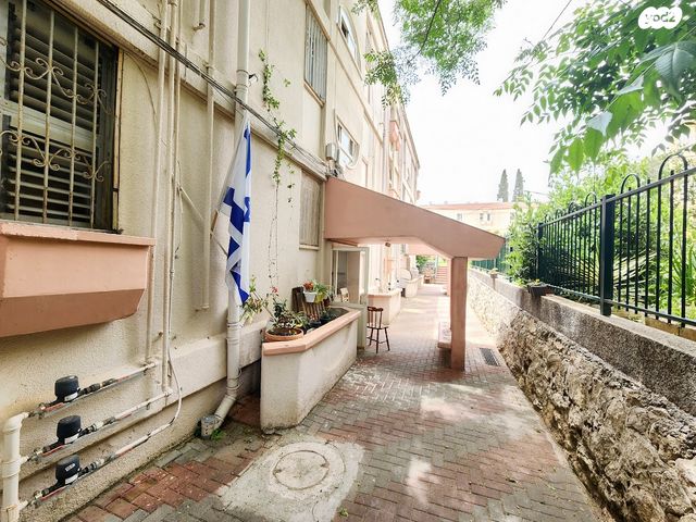 דירה, הארזים, שכונה ותיקה - מרכז העיר, מעלות תרשיחא