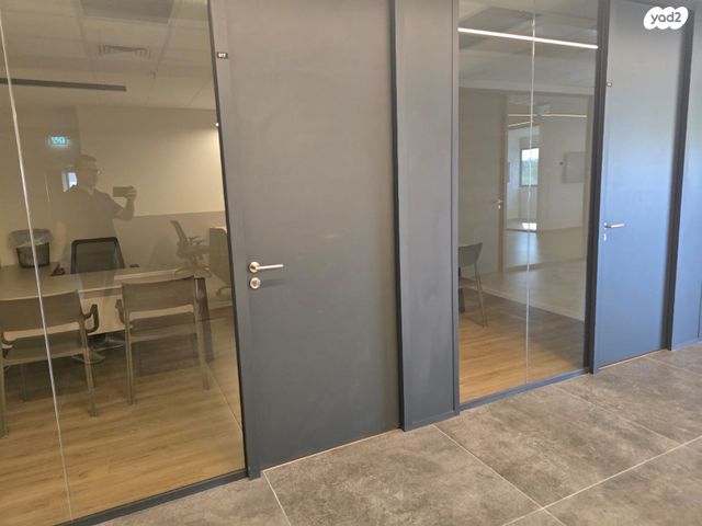 משרדים, שאר העיר, כפר סבא