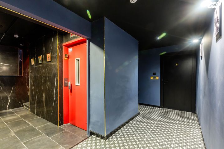 בית מלון, שער פלמר, תחנת רכבת השמונה, חיפה