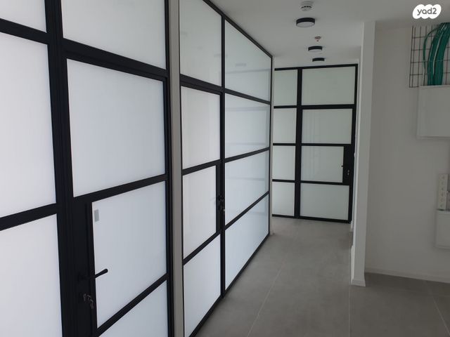 משרדים, דרך זאב ז'בוטינסקי 9, בני ברק