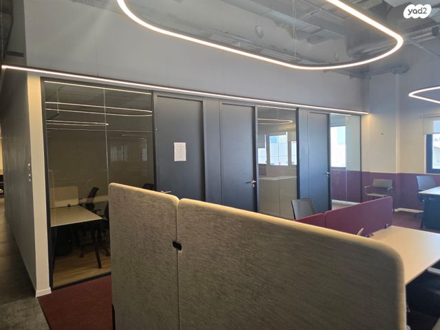 משרדים, שאר העיר, כפר סבא