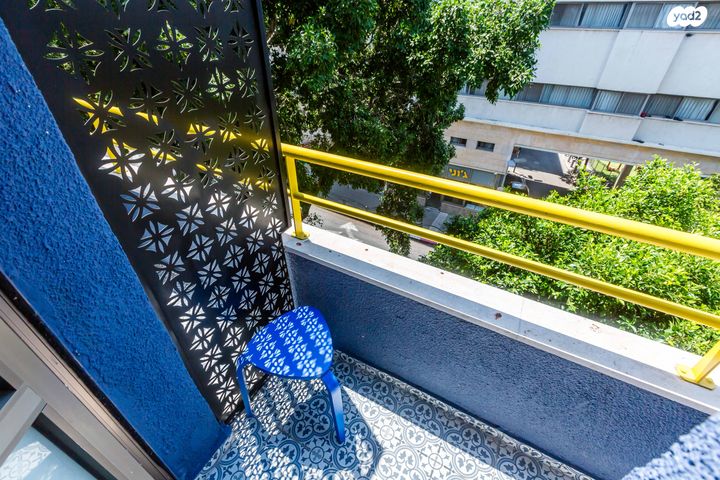 בית מלון, שער פלמר, תחנת רכבת השמונה, חיפה