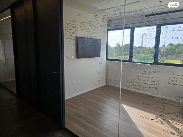 משרדים, שאר העיר, כפר סבא