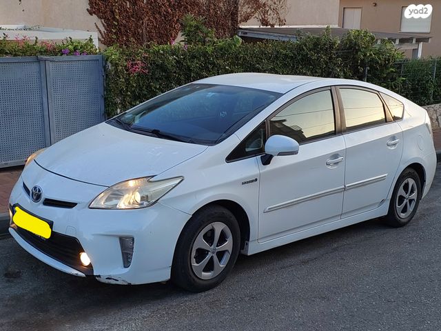 מודעת רכב טויוטה פריוס