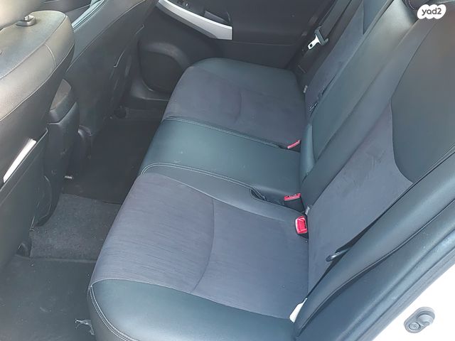 טויוטה פריוס