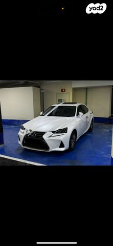 מודעת רכב לקסוס IS