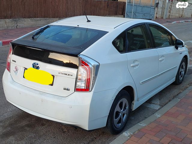 טויוטה פריוס