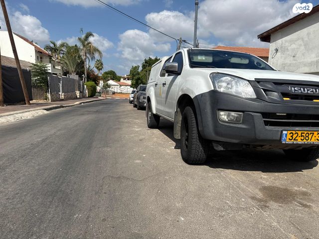 מודעת רכב איסוזו די-מקס