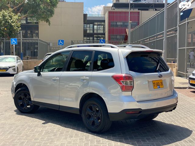 סובארו פורסטר