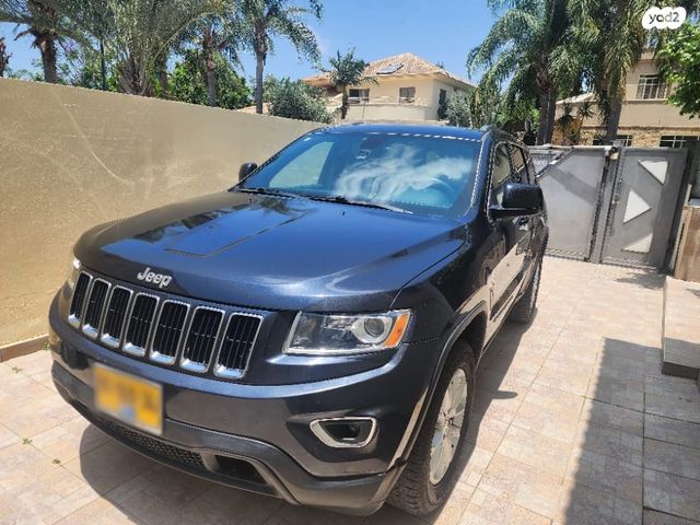 מודעת רכב ג'יפ גרנד צ'ירוקי