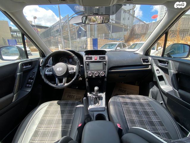 סובארו פורסטר