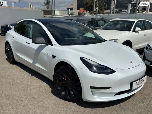 מודעת רכב טסלה מודל 3