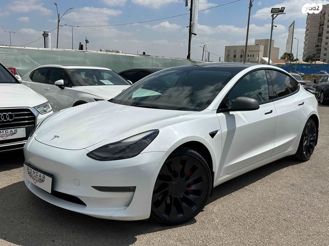 טסלה מודל 3