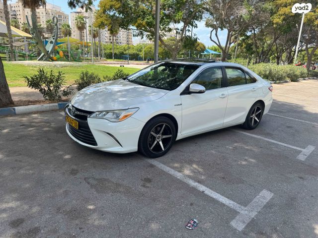 טויוטה קאמרי