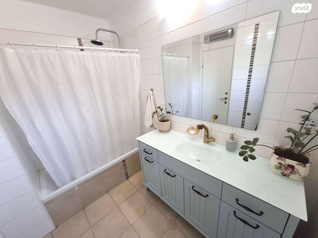 דירה, דרך משה דיין 4, קרית הסביונים, יהוד מונוסון