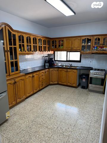 גיורא יוספטל 4