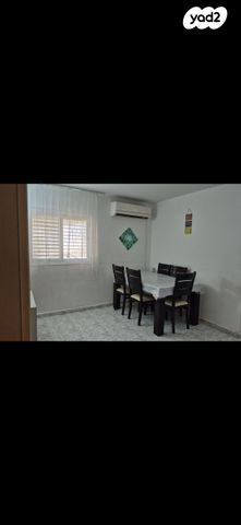 ח.מ. שפירא 12