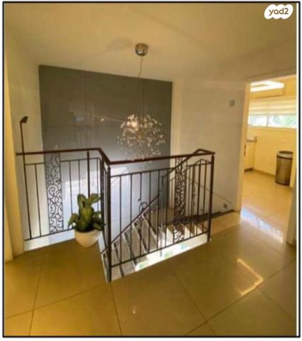 חנויות/ שטח מסחרי, כצנלסון 135, פועלי הרכבת, גבעתיים