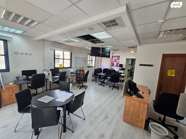 משרדים, שדרות רוטשילד 15, מרכז העיר, חדרה