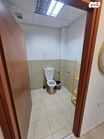 משרדים, שדרות רוטשילד 15, מרכז העיר, חדרה