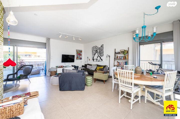 דופלקס, הקרן, יובלים, פרדס חנה כרכור