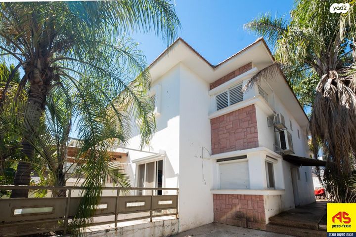 בית פרטי/ קוטג', סמטת הלוטם, יפה נוף, פרדס חנה כרכור