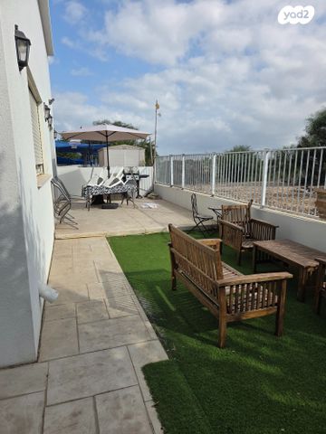 דו משפחתי, ניצן