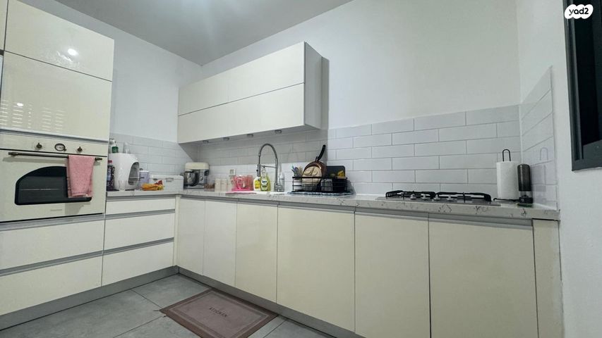 דירה, יצחק שמיר, עפולה