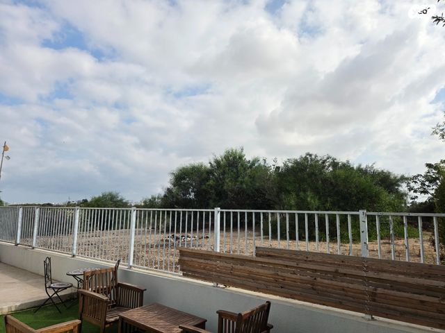 דו משפחתי, ניצן