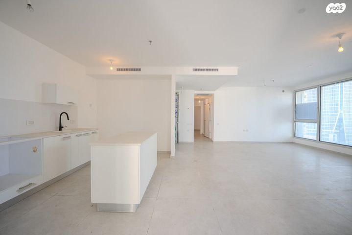 דירה, גרציאני יצחק 10, גני שרונה, קרית הממשלה, תל אביב יפו