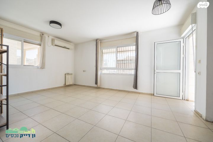 דירה, אלעזר מנחם גלרנטר, חומת שמואל, הר חומה, ירושלים