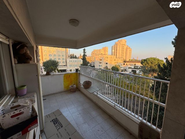 דירה, שלום עליכם, טלביה, קוממיות, ירושלים