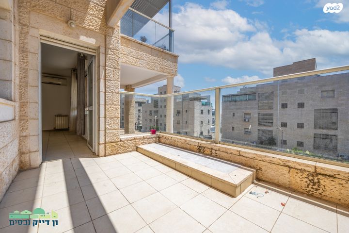 דירה, אלעזר מנחם גלרנטר, חומת שמואל, הר חומה, ירושלים