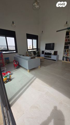 גג/ פנטהאוז, בית אריה / עופרים