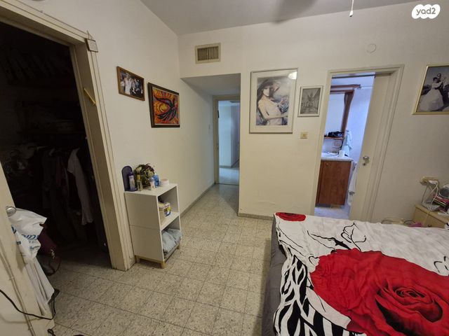 דירה, יגאל ידין, גבעתי, רחובות