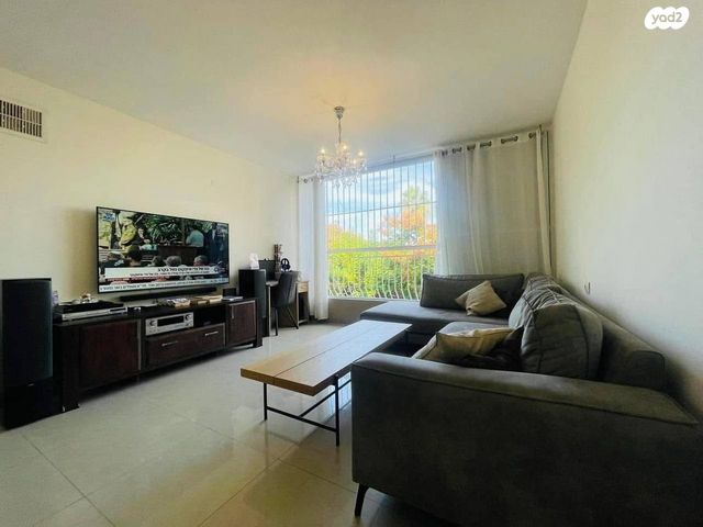 דירה, משעול ענבר, בן גוריון, חולון