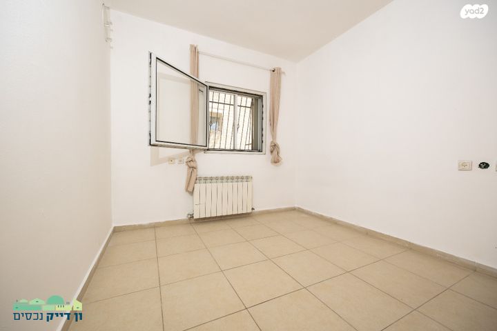 דירה, אלעזר מנחם גלרנטר, חומת שמואל, הר חומה, ירושלים