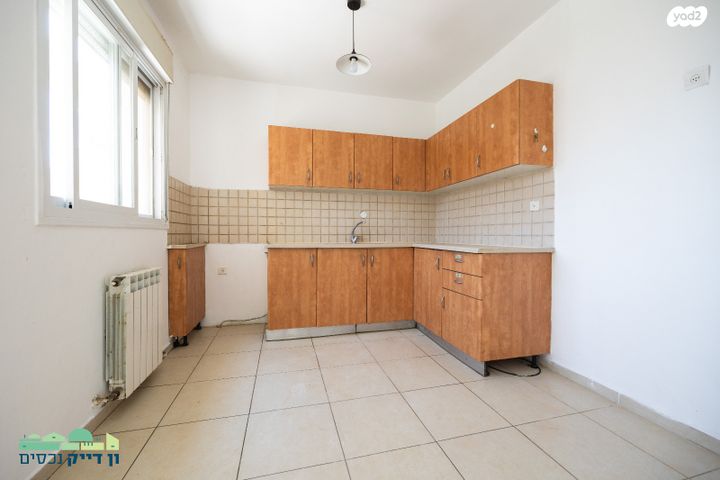 דירה, אלעזר מנחם גלרנטר, חומת שמואל, הר חומה, ירושלים