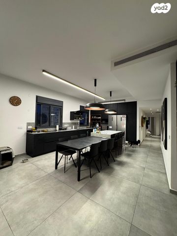 גג/ פנטהאוז, שדה בוקר 12, ארלוזורוב, גבעתיים