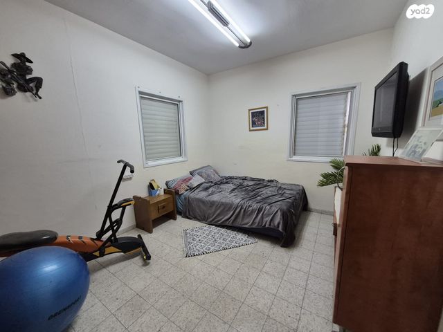 דירה, יגאל ידין, גבעתי, רחובות