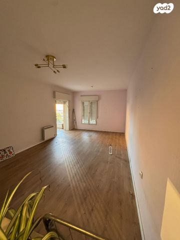 דירה, שלום עליכם, טלביה, קוממיות, ירושלים